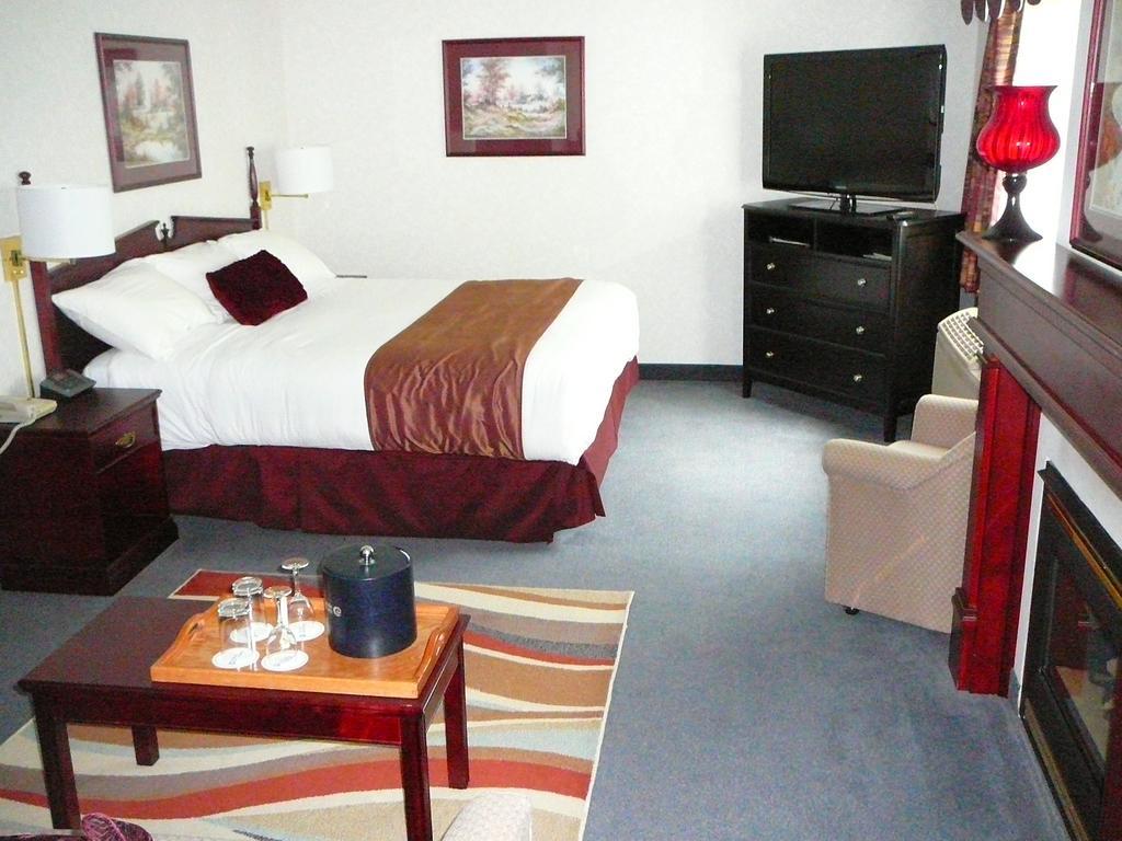 Coast Abbotsford Hotel & Suites Esterno foto