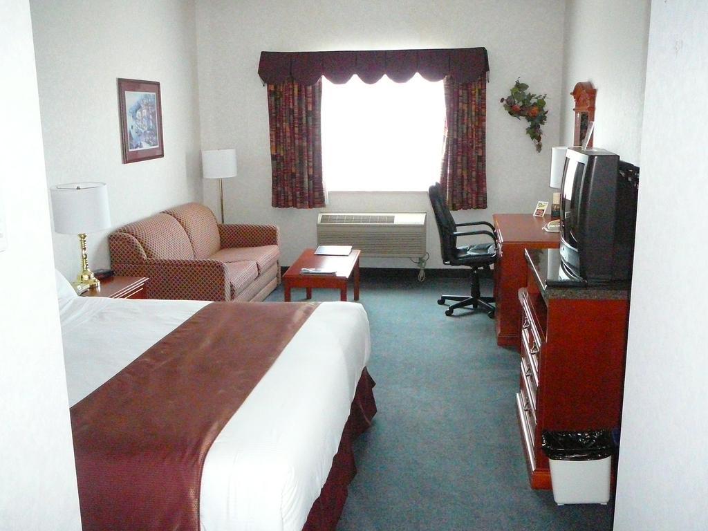 Coast Abbotsford Hotel & Suites Esterno foto